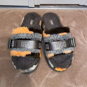 UGG Fluffita Platform Slides, like new, women’s size 7.